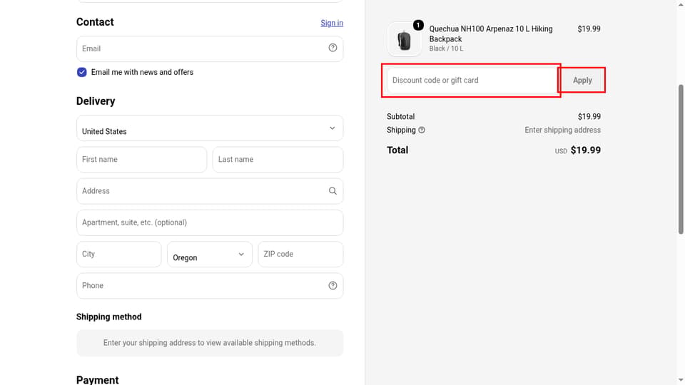Decathlon checkout page showing the Discount code or gift card field and Apply button