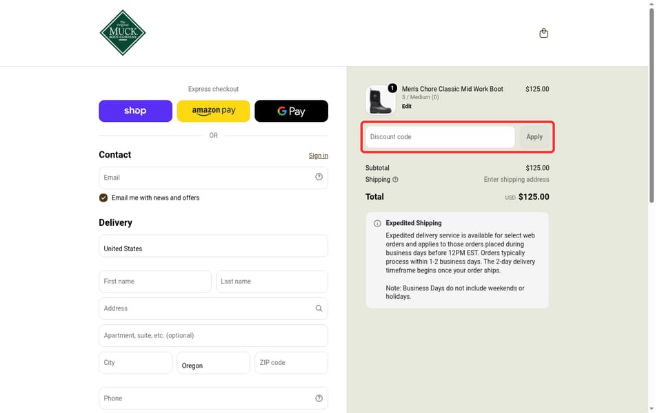 Muck Boot Canada checkout page showing the Discount code field and Apply button
