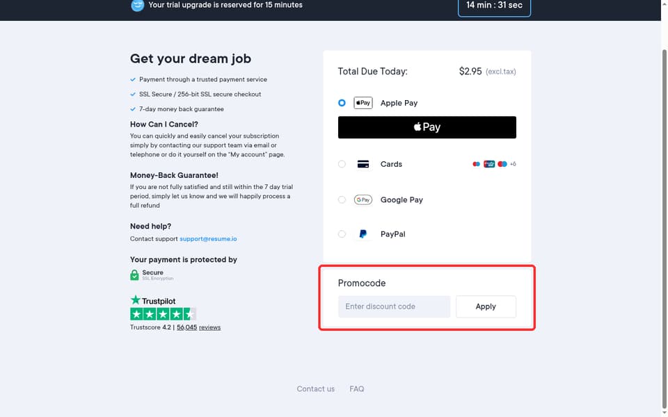 Resume.io checkout page showing the Enter discount code field and Apply button