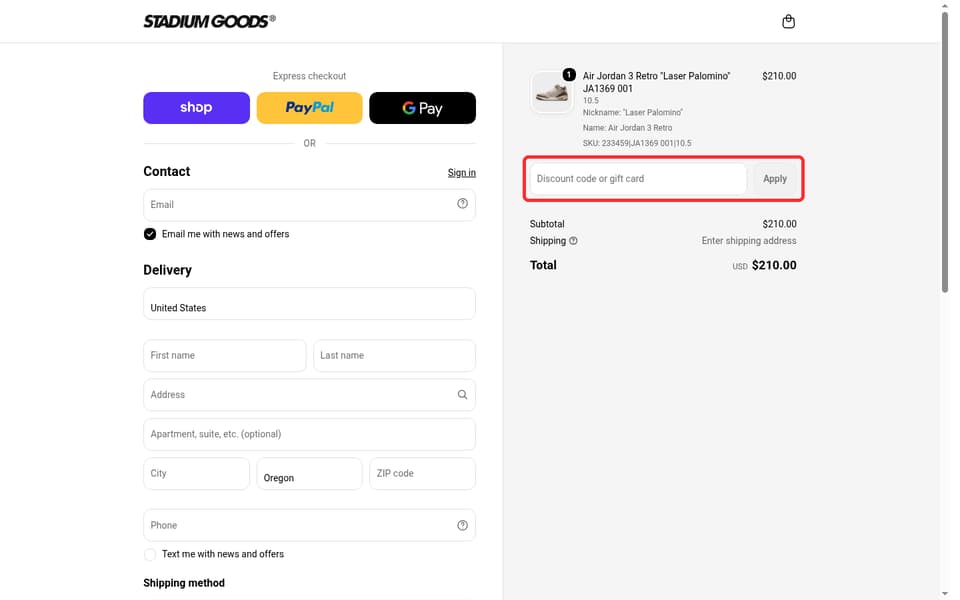 Stadium Goods checkout page showing the Discount code or gift card field and Apply button