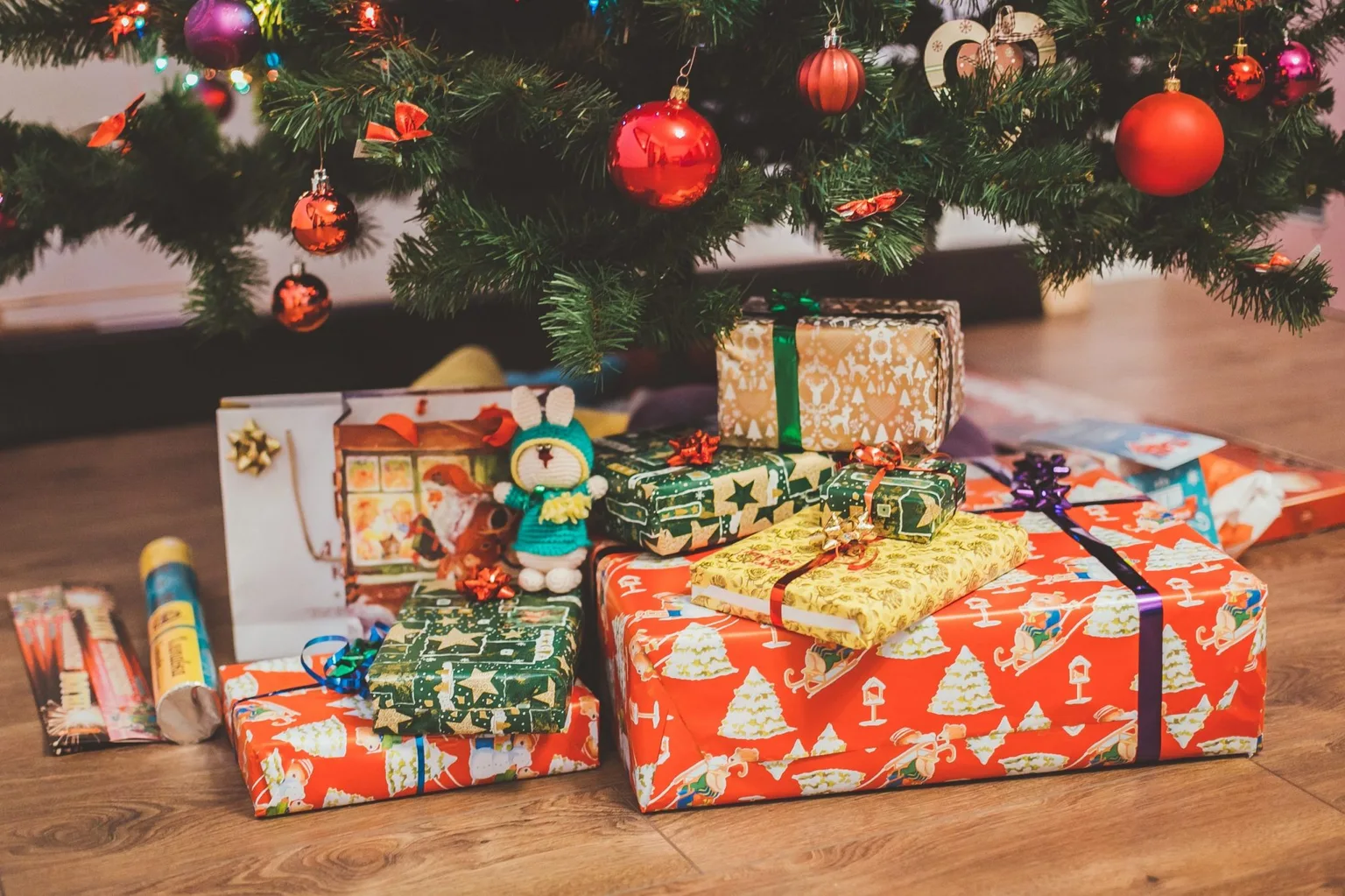 14 Holiday Shopping Tips That Can Help You Save Money