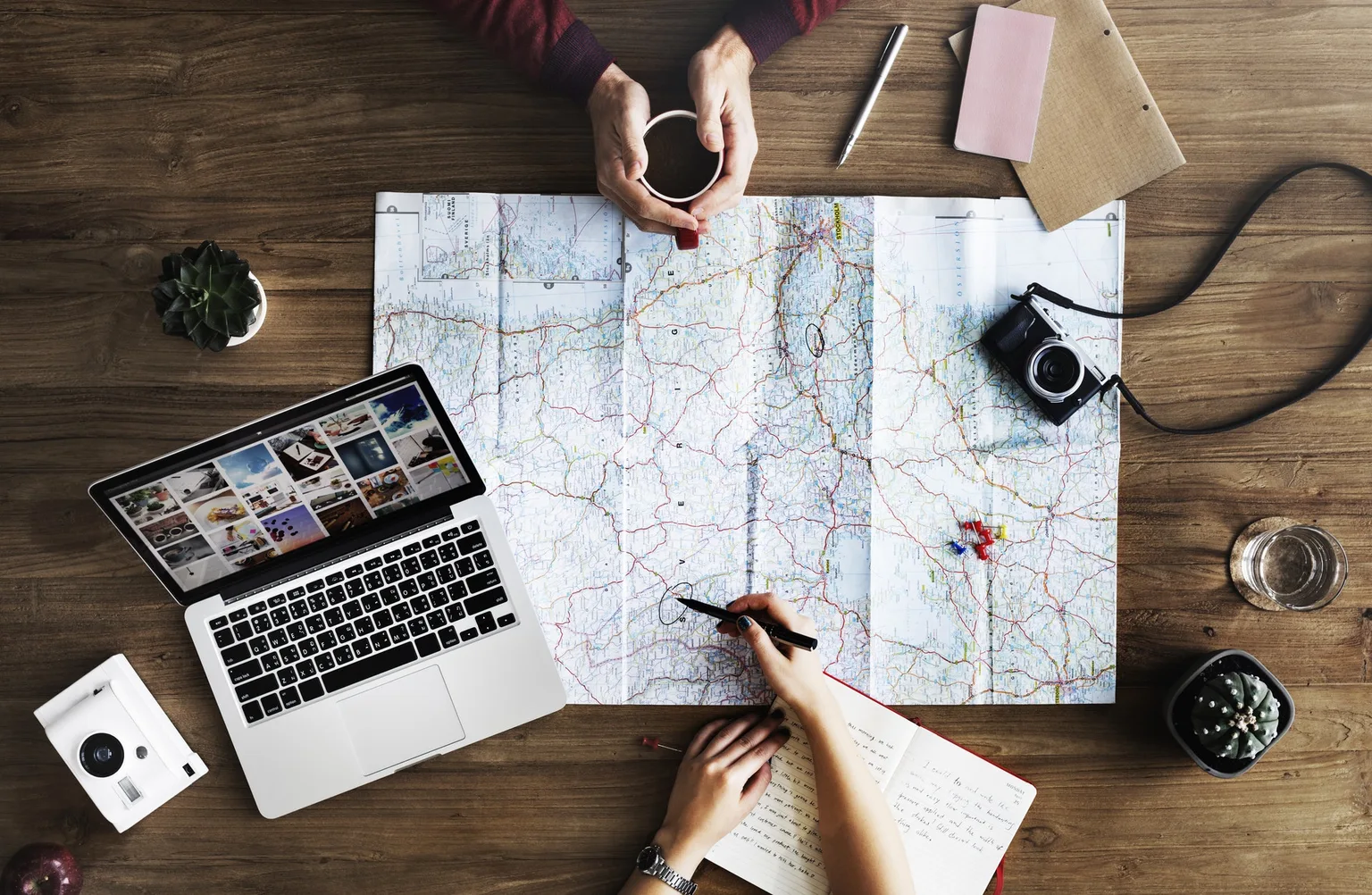 A Student's Money Saving Guide to Traveling Abroad